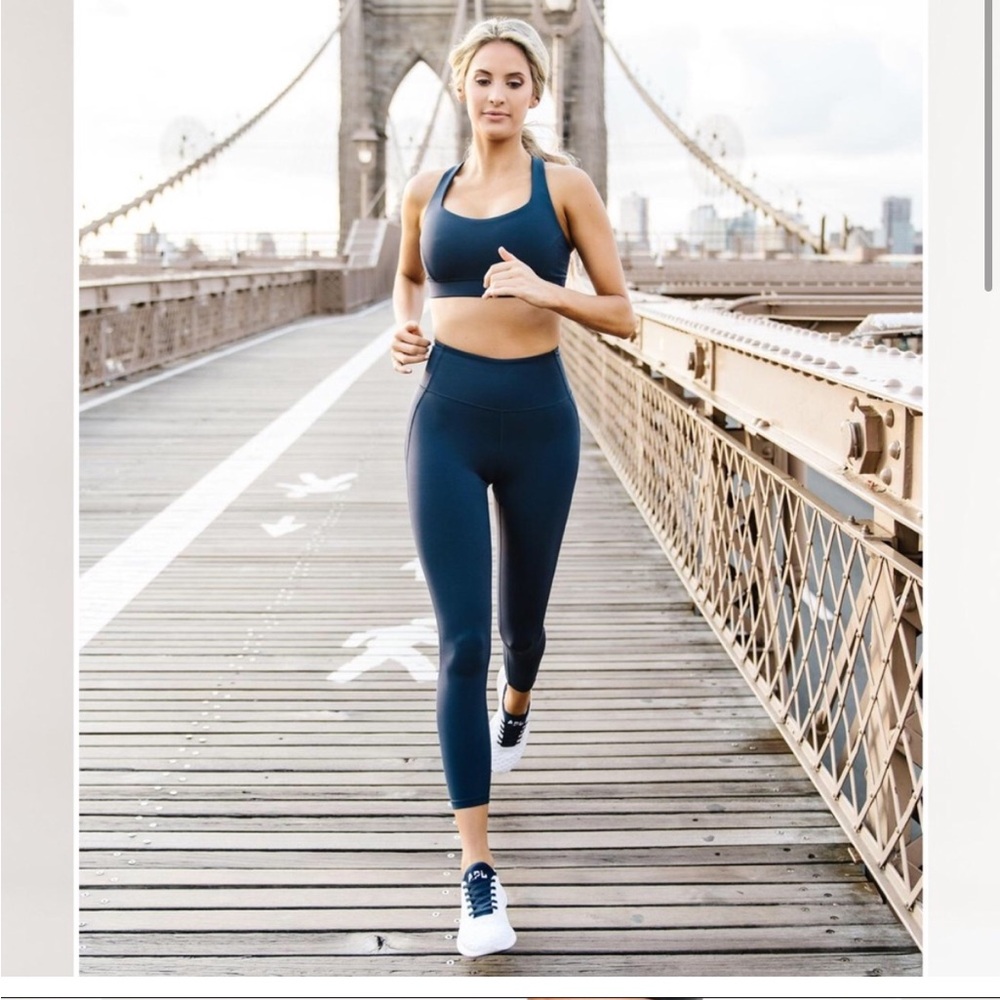 IVL Everyday Sculpted Legging in Navy